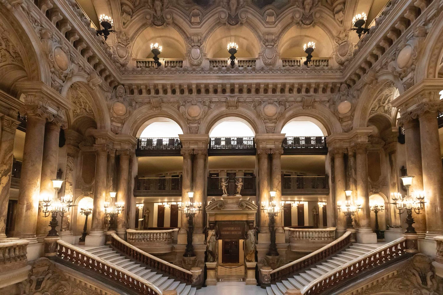 Dries Van Noten AW 25/26 — Show, view 2